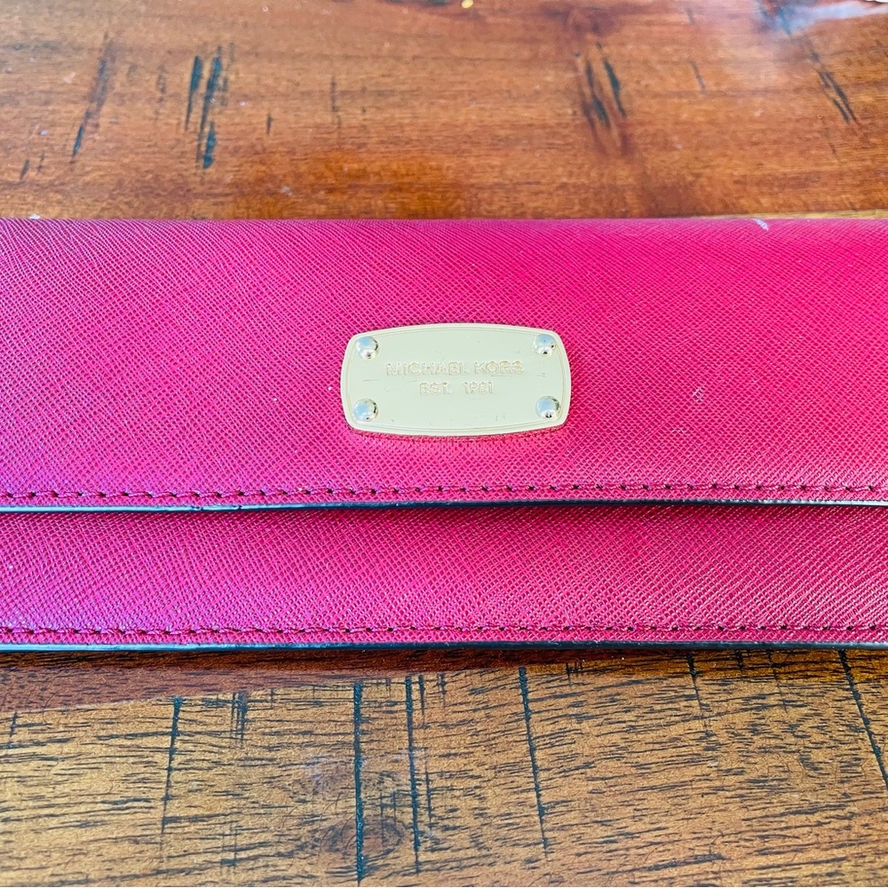 NWT Michael Kors Jet Set Travel flat wallet in raspberry - Picture 3 of 7